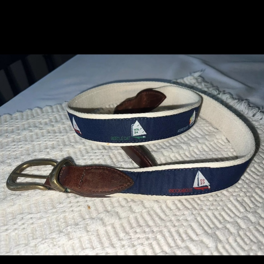 YRI Belt Exeter NH Size 36 Leather Brass Ribbon Belt  Three Different Sailboats